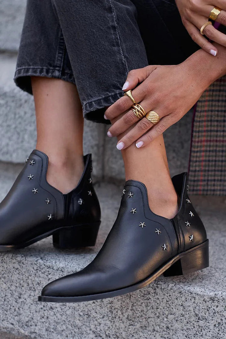 NORTHLINE STUDIO | Star-Embellished Ankle Boots