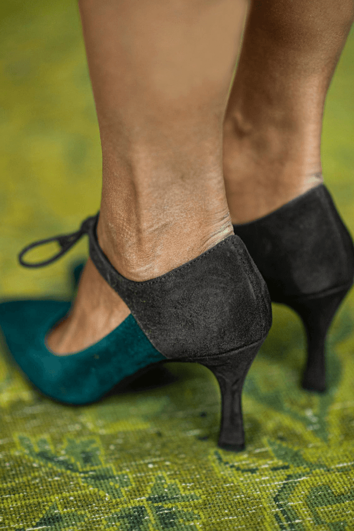 LUCREZIA | ANKLE STRAP PUMPS