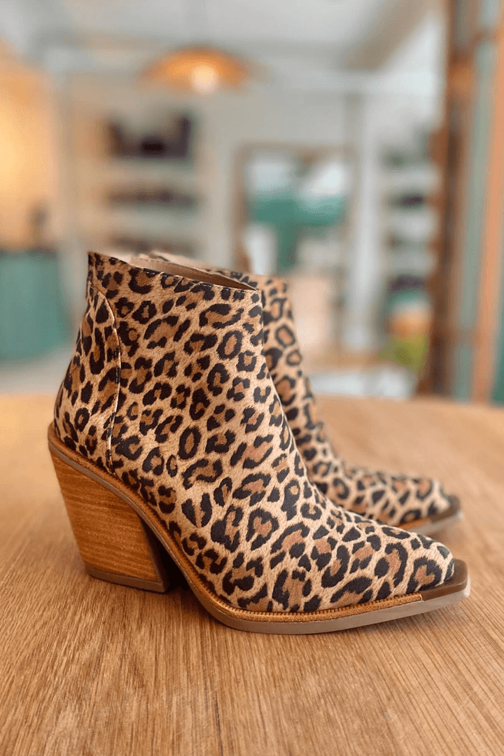 Sharp Toe Western Boot