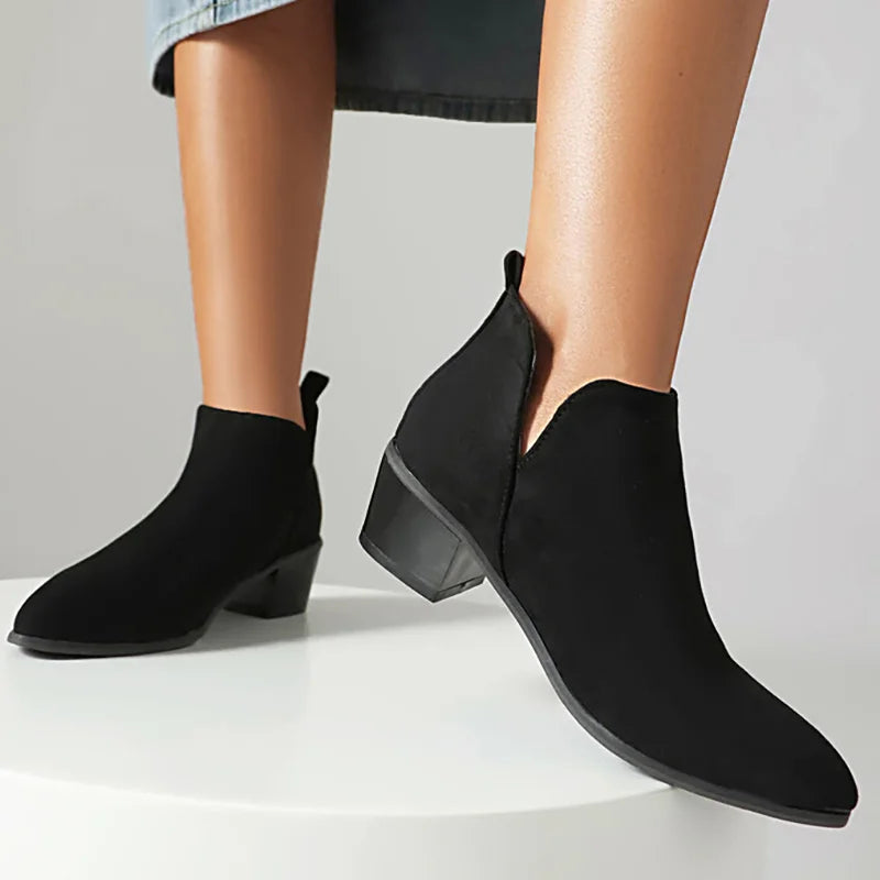 STUDIO | ANKLE BOOTS WITH PRINTED DESIGN
