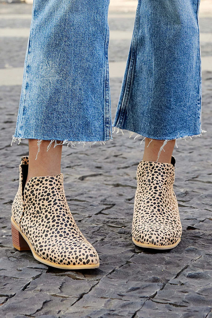 STUDIO | ANKLE BOOTS WITH PRINTED DESIGN