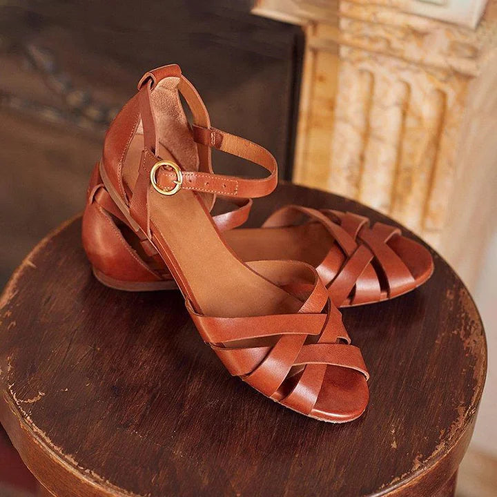 STUDIO | STRAPPY FLAT SANDALS