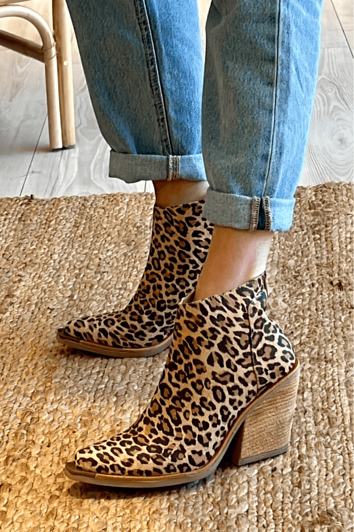 Sharp Toe Western Boot