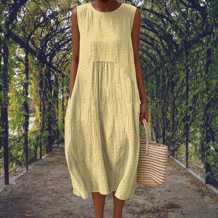 Orla Fiona | Elegant Sleeveless Dress With Pockets