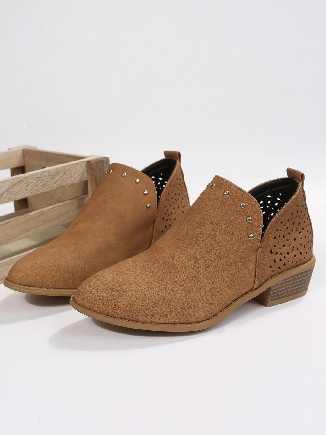 Belmonte Milano | Perforated Low-Cut Ankle Boot