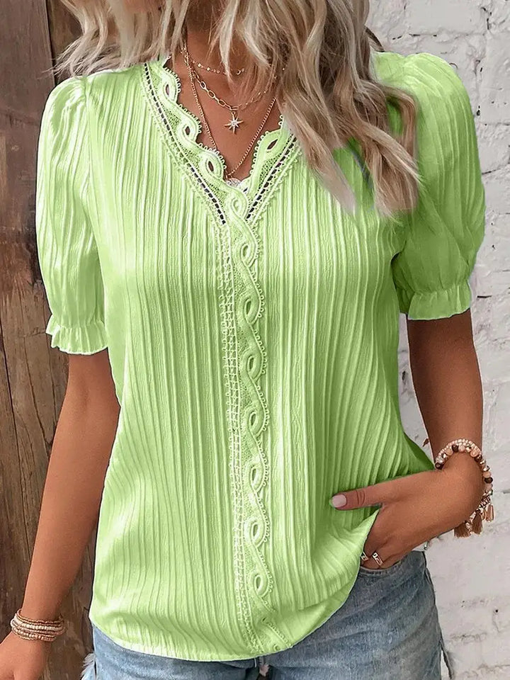 Yrsa™ | Scalloped V-Neck Sweater