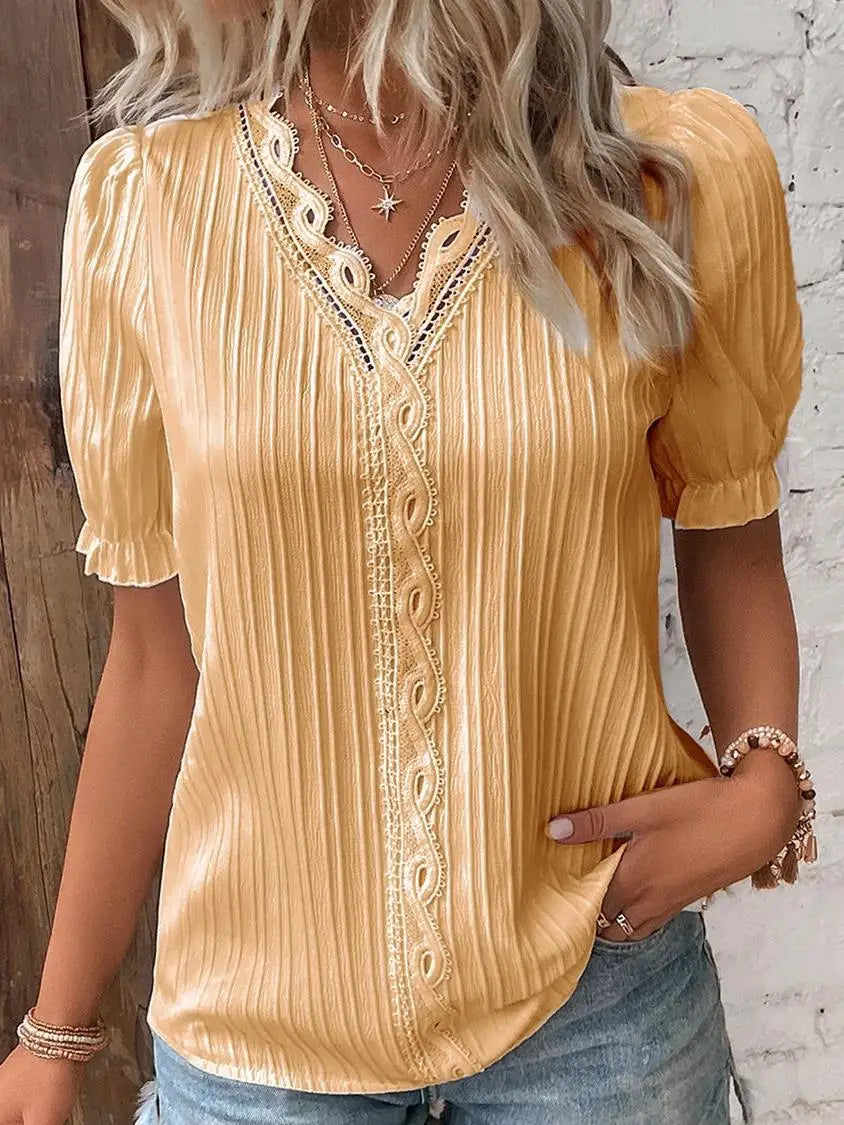 Yrsa™ | Scalloped V-Neck Sweater