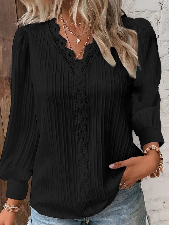 Yrsa™ | Scalloped V-Neck Sweater