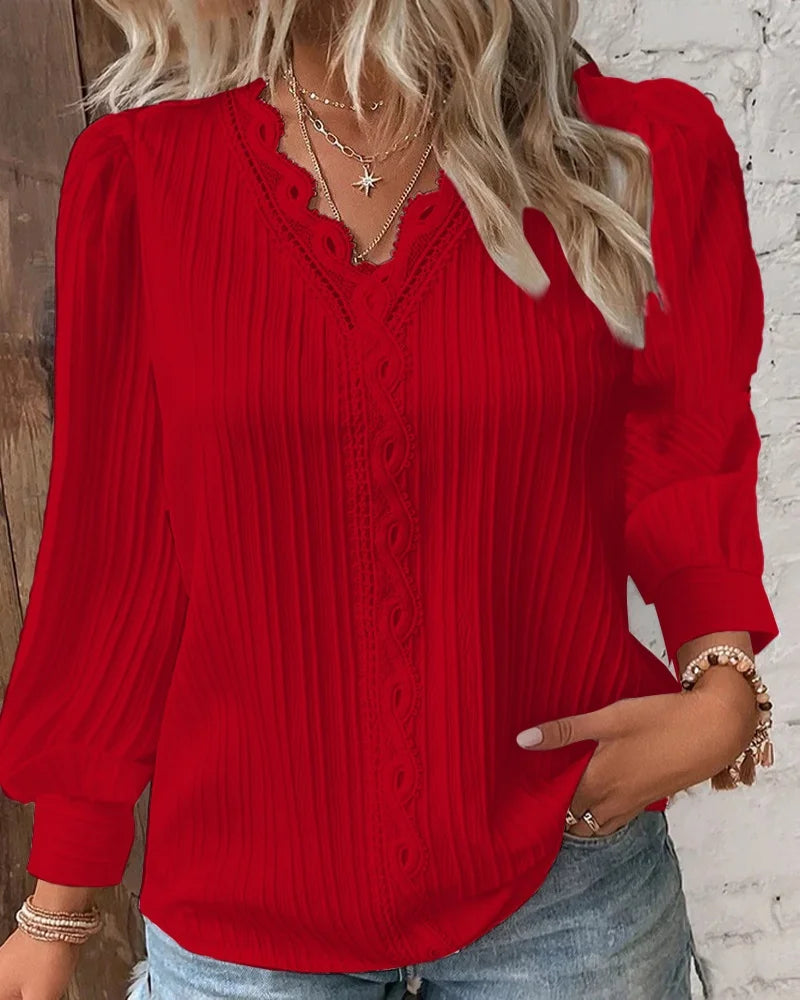 Yrsa™ | Scalloped V-Neck Sweater